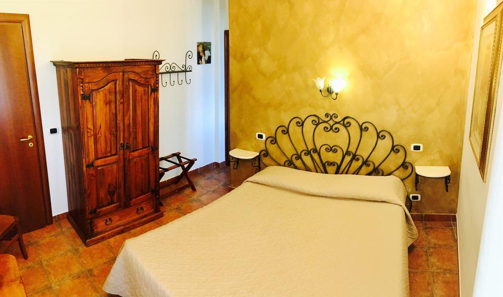 Locanda Dell'Arcangelo Rocca Massima Exterior photo