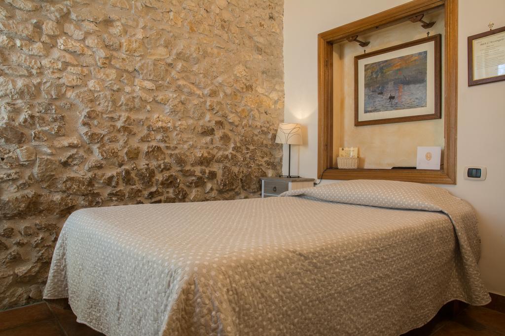 Locanda Dell'Arcangelo Rocca Massima Exterior photo