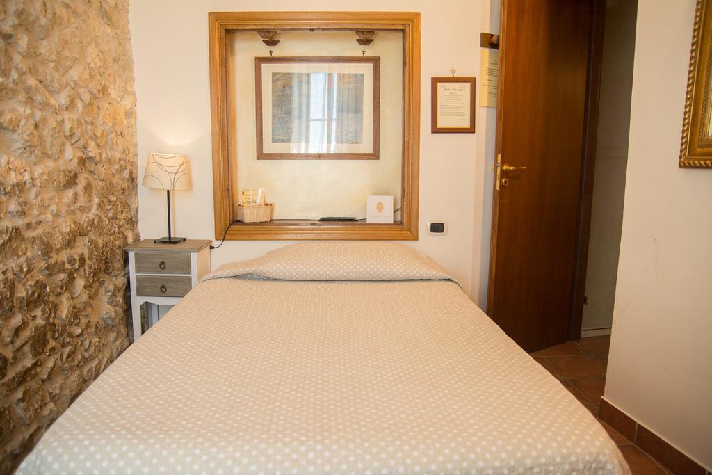 Locanda Dell'Arcangelo Rocca Massima Exterior photo